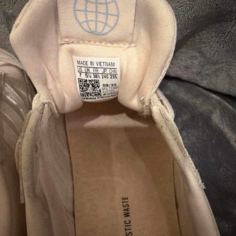 RUN 70S SHOES Adidas Women's Cream Sneakers - Picture 3 of 5